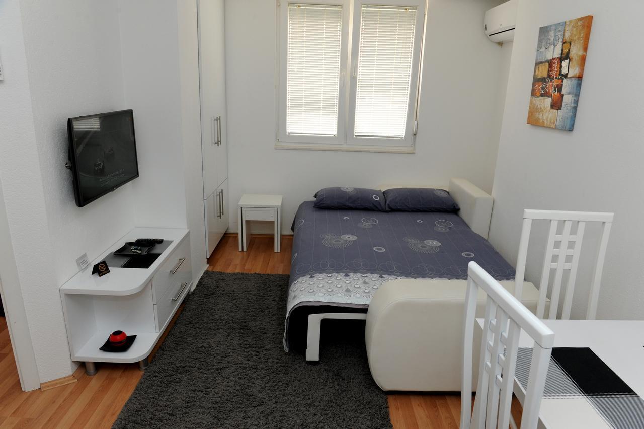 Central Deluxe Apartments โอครีด ภายนอก รูปภาพ