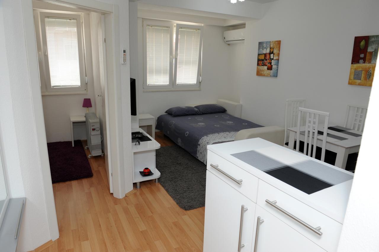 Central Deluxe Apartments โอครีด ภายนอก รูปภาพ